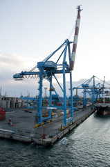 Obraz premium pontile mercantile porto genova