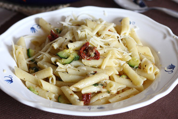 Pasta with sun dried tomatoes, cheese