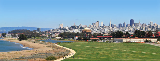Fototapeta na wymiar San Francisco, Crissy Field, na kryształowo dzień