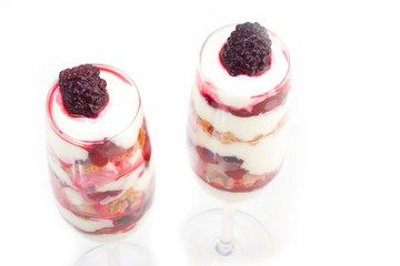 Nachtisch im Sektglas