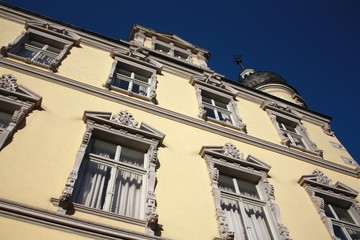 Fototapeta na wymiar Das Oldenburger Schloss im Sonnenlicht