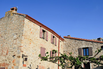 Les maisons de pierre de Castelnou