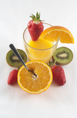 Un verre de jus de fruits