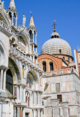 Fototapeta na wymiar Basilica San Marco Venezia