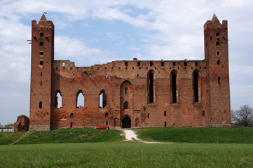 zamek zakonu rycerskiego 13