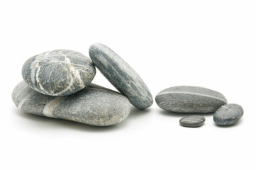 piedras sobre fondo blanco