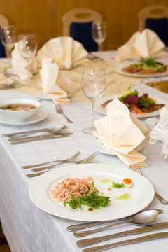 banquet table