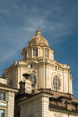 Fototapeta na wymiar Turyn - Kościół San Lorenzo
