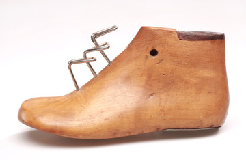 Antike Schuhleiste im Profil, Freisteller