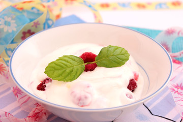 joghurt mit himbeeren