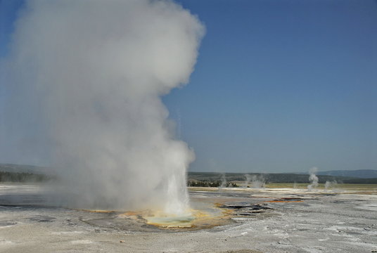 Clepsydra geyser erupting, Yellowstone NP