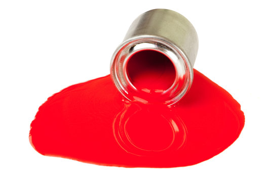 roter Lack rinnt aus Blechdose