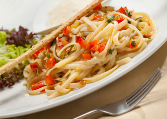 Macaroni with vegetables and cheese