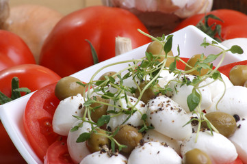 Mozzarella mit Tomaten als Salat