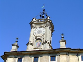 Fototapeta na wymiar Torre dell'orologio