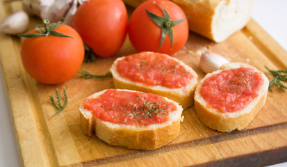 Bread with tomato