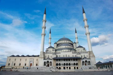 Kussenhoes Kocatepe-moskee, Ankara - Turkije © Orhan Çam
