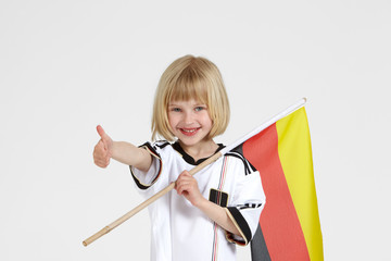 blondes Mädchen Fussball WM 9
