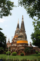 Obraz premium group of very old Buddha stupas in old city of Thailand