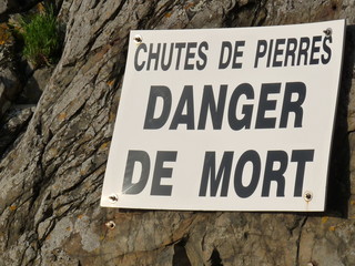 Risque de chutes de pierres