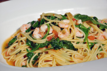 Spaghetti with Shrimps and Rucola