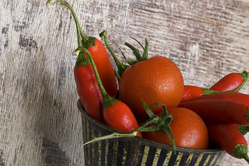 Chili und Tomaten