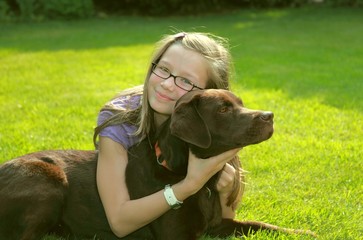 Mädchen mit Hund