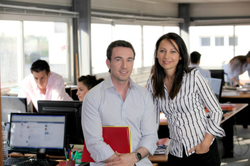 Portrait de commerciaux au bureau