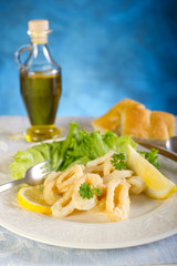 fried squid rings - anelli di calamari fritti