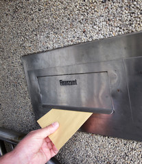 Briefkasten beim Finanzamt