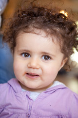Portrait d'une petite fillette.