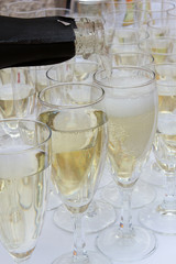 Sekt einschenken