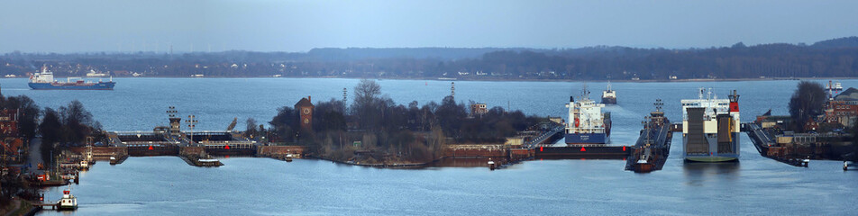 Panorama Schleusenanlage des Nord-Ostsee-Kanals in Kiel-Holtenau
