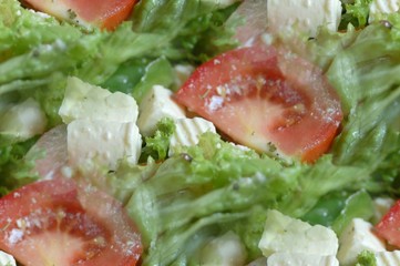 Salat mit Schafskäse und Tomaten - Kachel