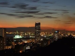 Fototapeta na wymiar Nice sunset city view from Mount Faber