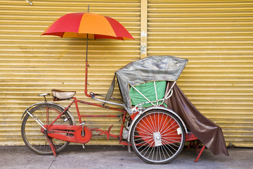 Fototapeta na wymiar fahrradrikscha in malaysia