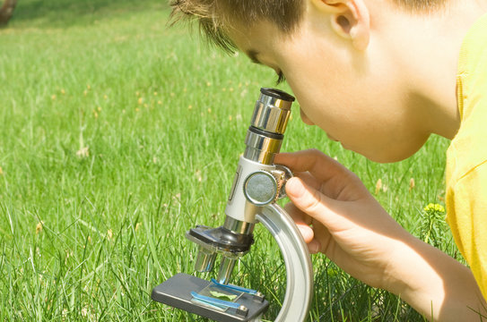 A very young scientist - Powered by Adobe