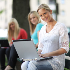 online im College - Park