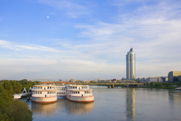 Obraz premium Schulschiff / Donau / Wien