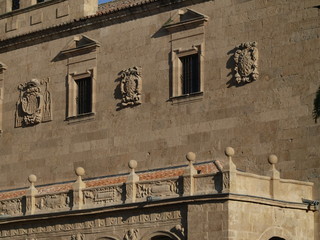 Escudos dominicos en su convento en Salamanca