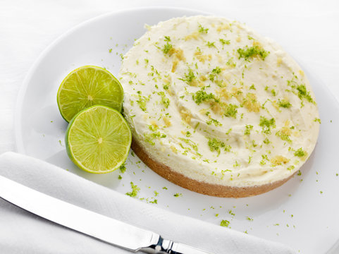 Key Lime pie with limes