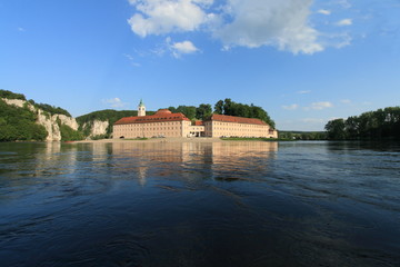 Fototapeta na wymiar Świat zamek, klasztor, nad Dunajem,