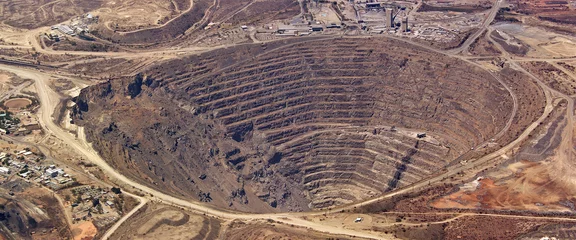 Poster Luftaufnahme der riesigen Kupfermine in Palabora, Südafrika © sfmthd