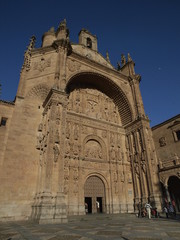 Obraz premium San Esteban y convento de los Dominicos en Salamanca