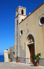 Fototapeta na wymiar Średniowieczny kościół w Cefalu, Sycylia