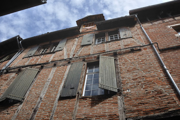 casa a graticcio