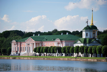 Le palais du domaine de Kouskovo à Moscou