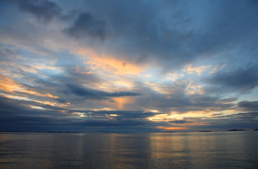 Fototapeta na wymiar Beautiful dawn by the Japanese sea