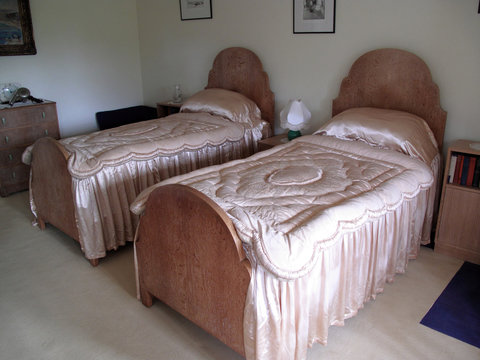 Bedroom With Art-deco Twin Beds