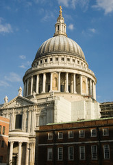 Fototapeta premium St Paul's Cathedral from Paternoster Square